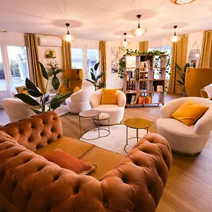 Kyriad Saint Georges - Renove Hotel